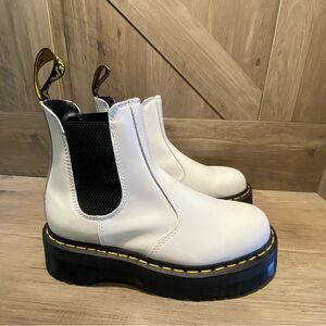 New! Doc Dr. Martens 2976 Quad Chelsea White Leather Boots Women’s SZ 8 Men’s 9